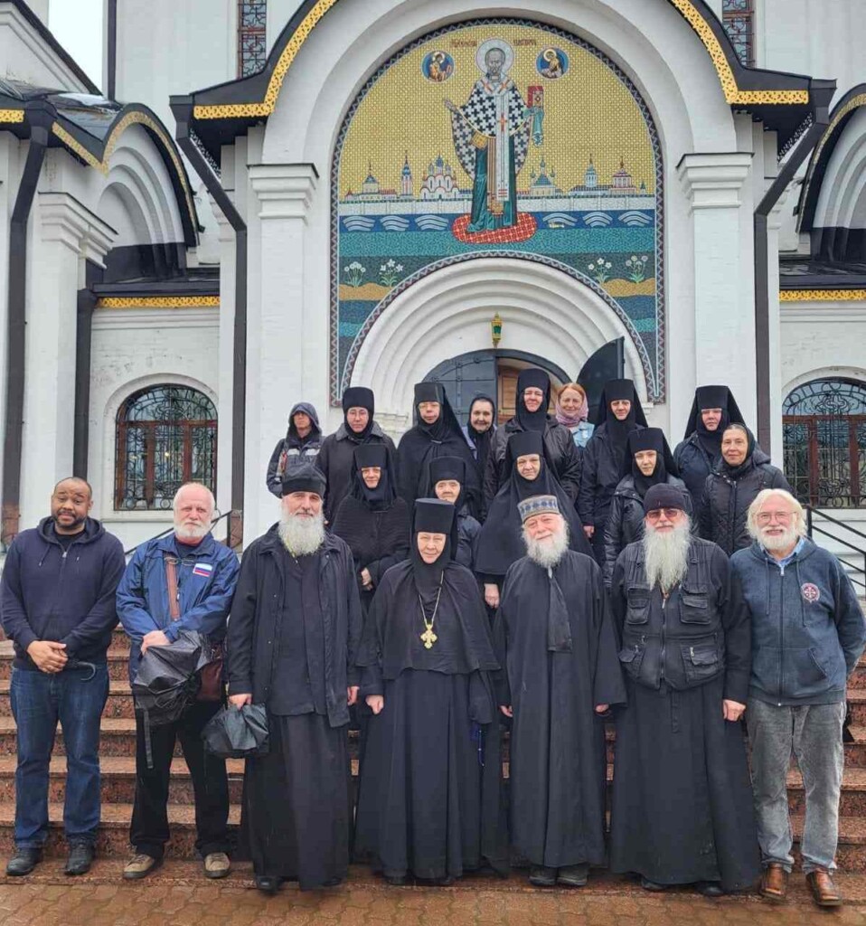 Read more about the article Визит в Никольский монастырь схиигумена Серафима Покровского