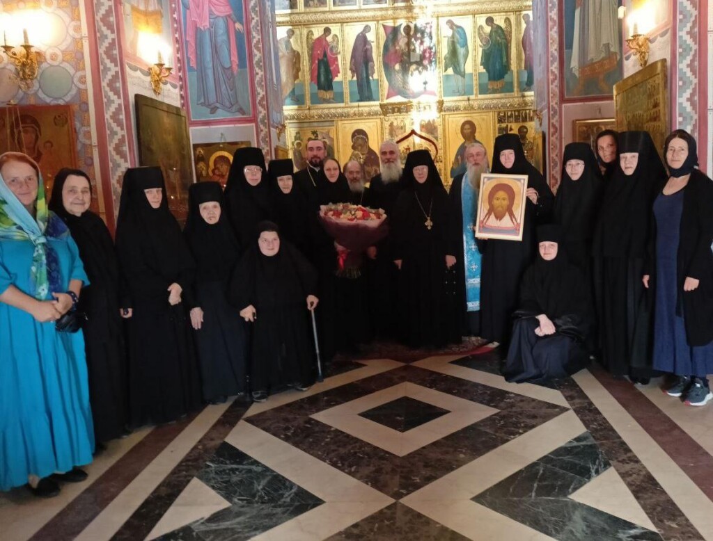 Read more about the article День рождения настоятельницы монастыря игумении Евстолии