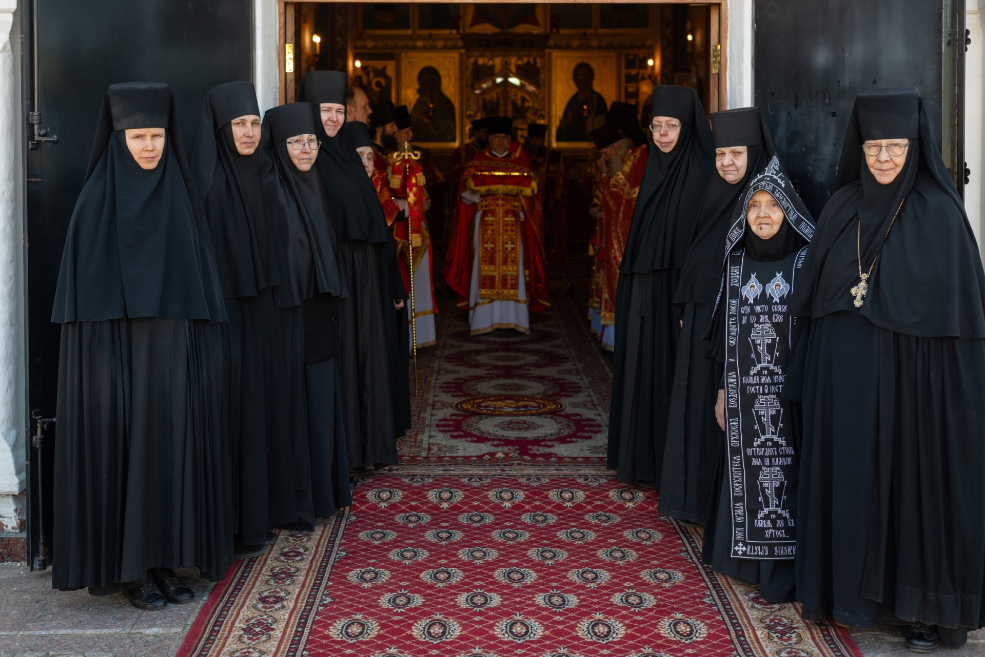 Архиерейское богослужение в день памяти святителя Николая Чудотворца
