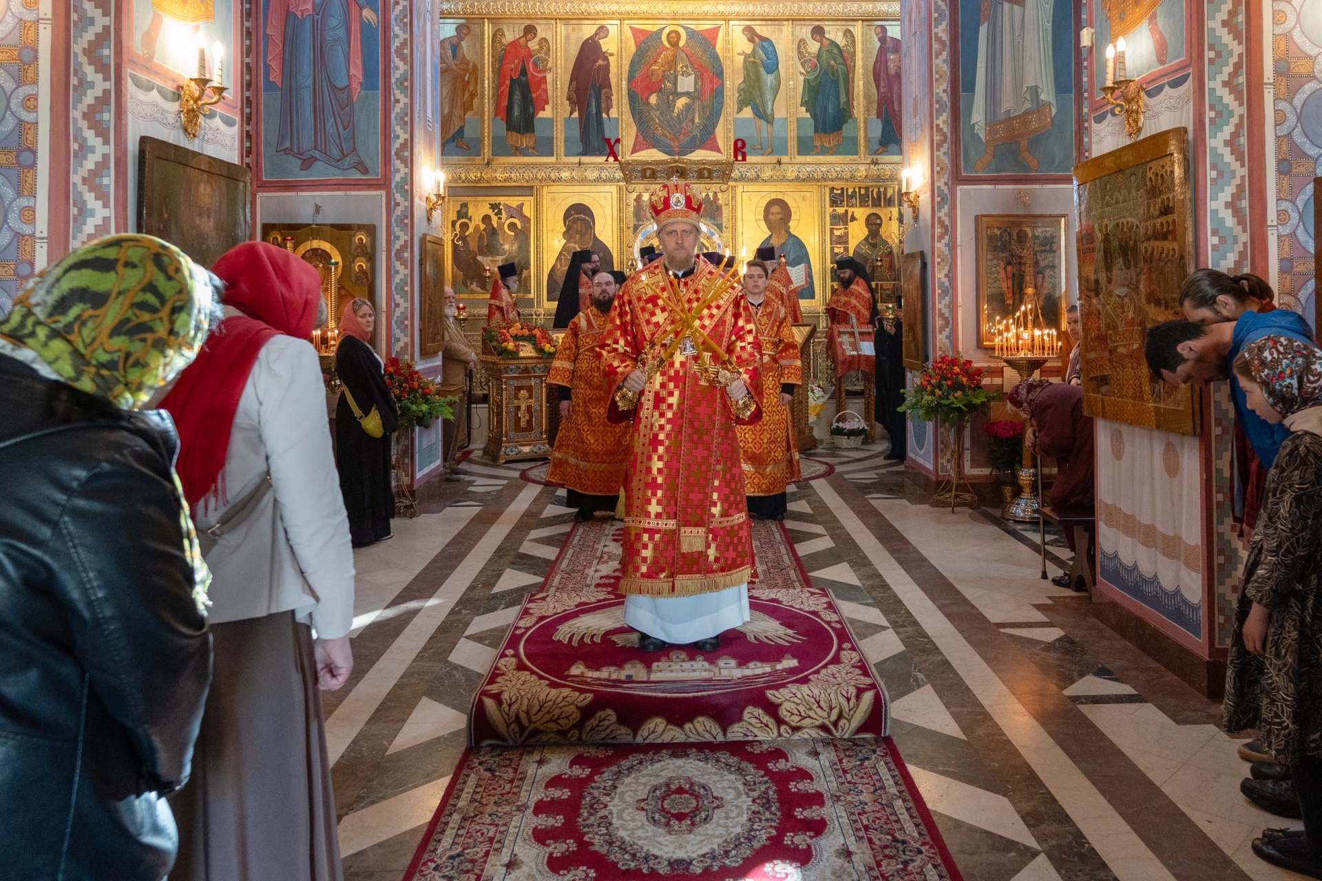 Архиерейское богослужение в день памяти святителя Николая Чудотворца