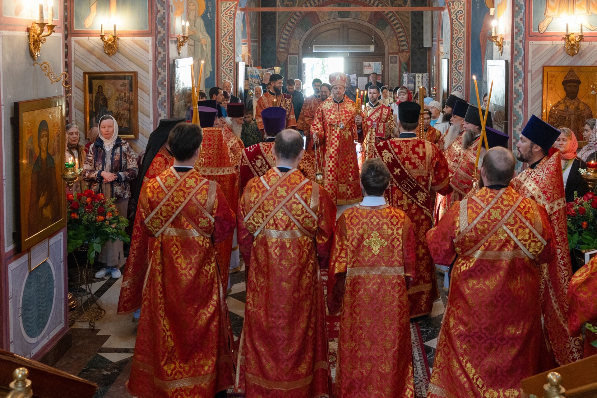 Архиерейское богослужение в день памяти святителя Николая Чудотворца