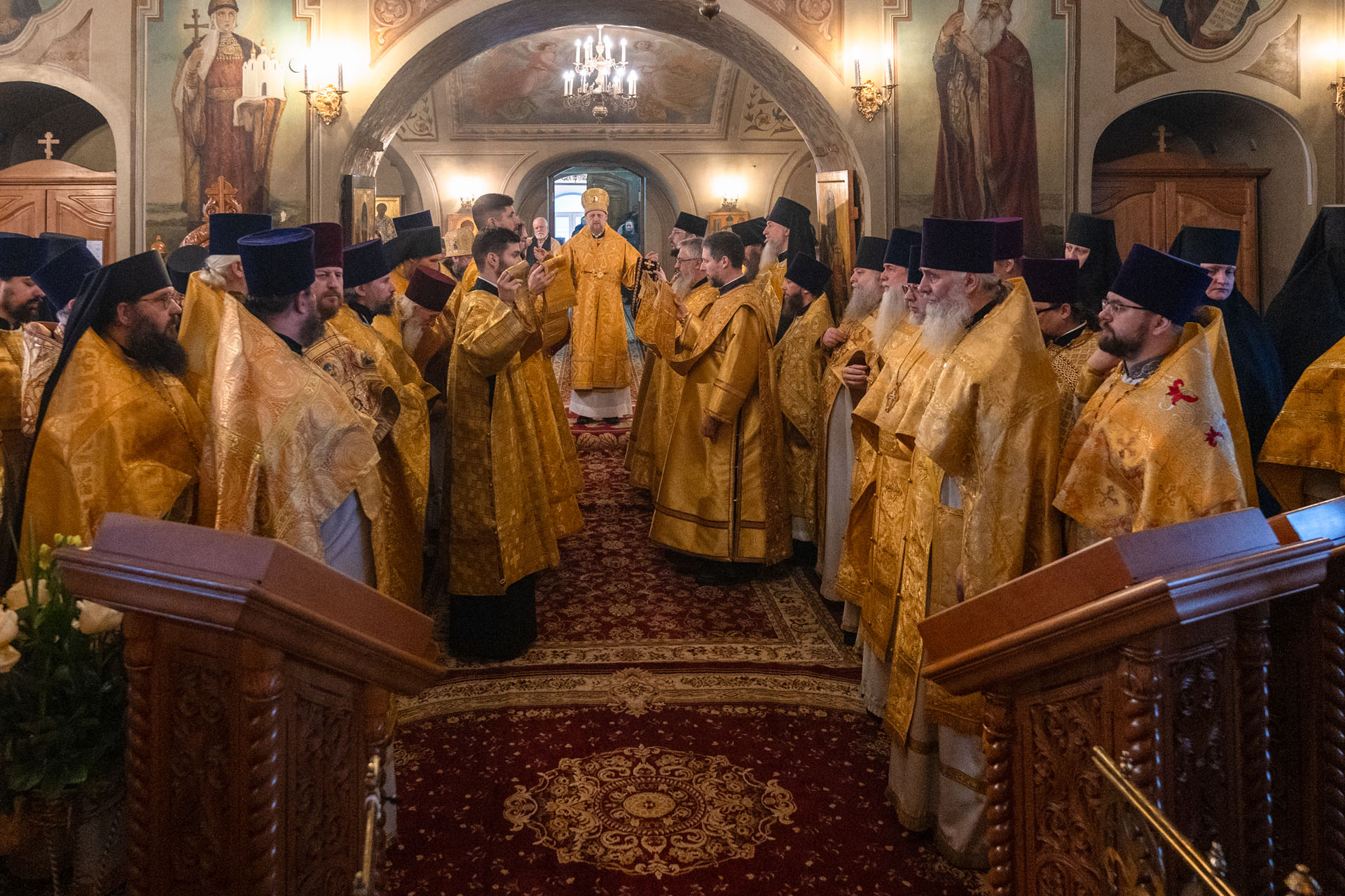 Служба в день перенесения мощей святителя Феоктиста, епископа Новгородского
