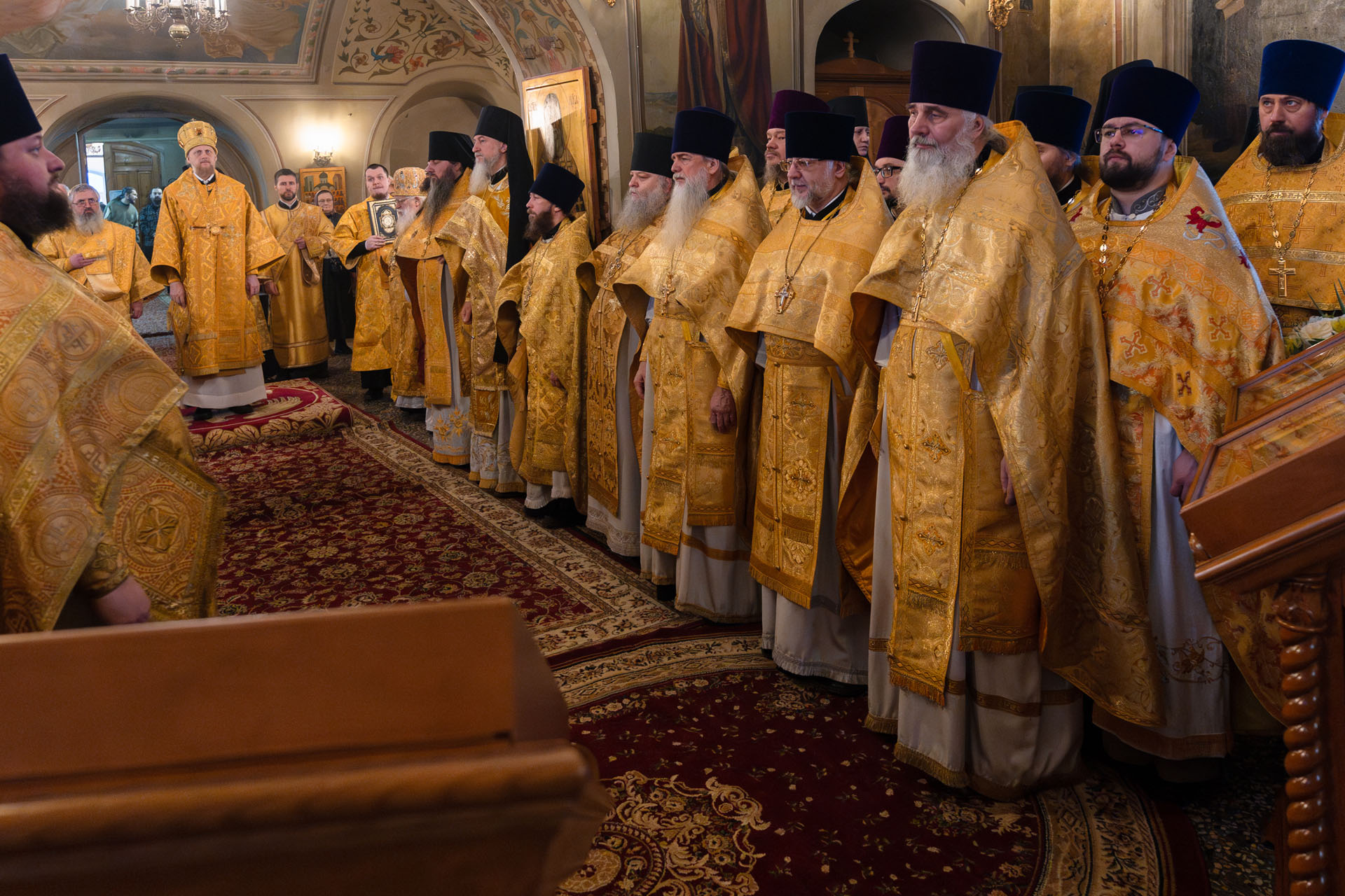 Служба в день перенесения мощей святителя Феоктиста, епископа Новгородского