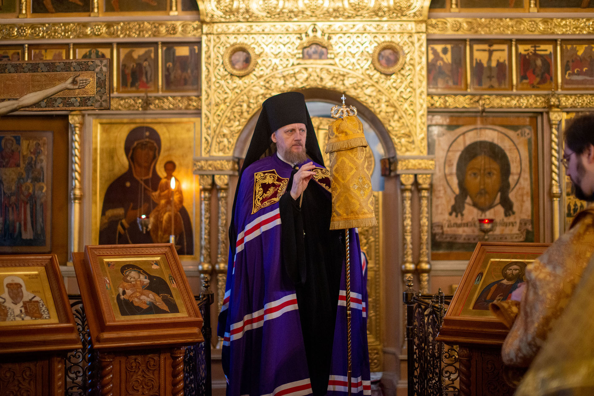 Служба в день перенесения мощей святителя Феоктиста, епископа Новгородского