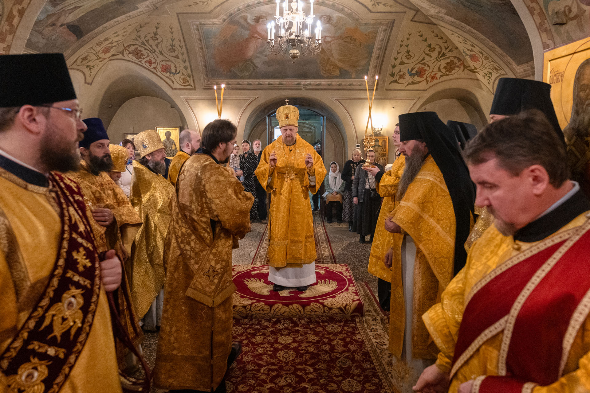 Служба в день перенесения мощей святителя Феоктиста, епископа Новгородского