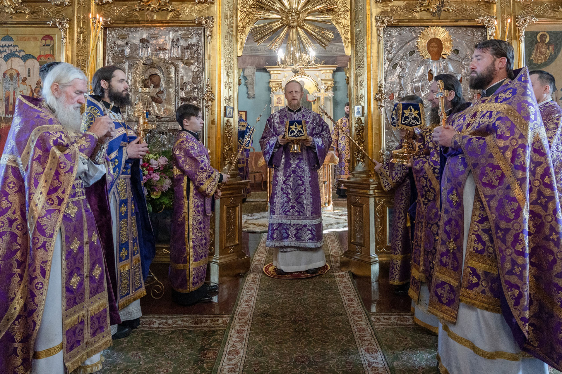 Архиерейское богослужение в Неделю 3-ю Великого поста на подворье Никольского монастыря в Годеново (23 марта 2025 г.)