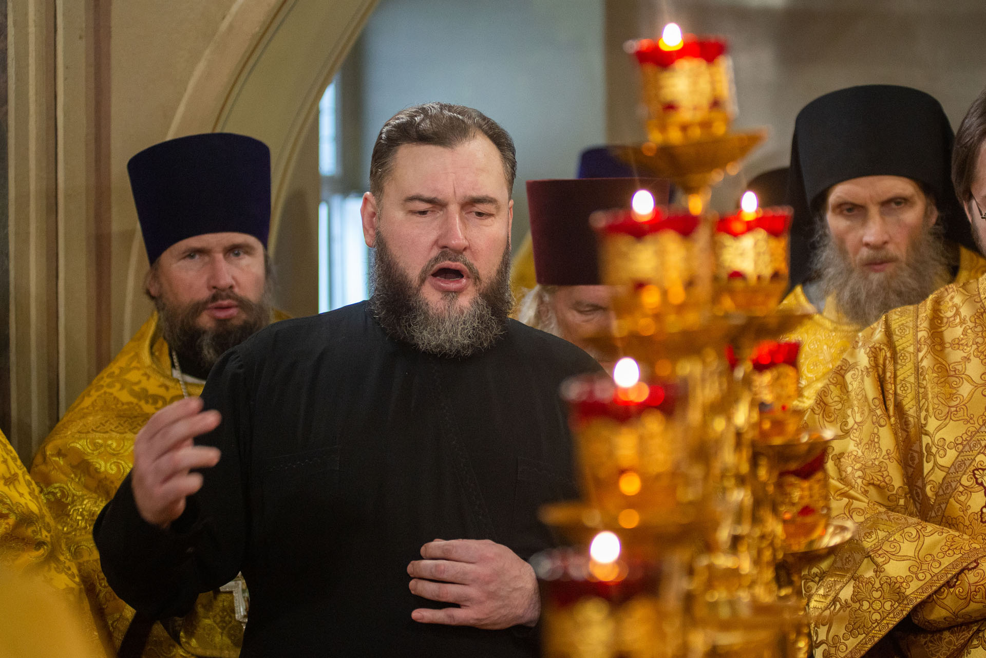 Служба в день перенесения мощей святителя Феоктиста, епископа Новгородского