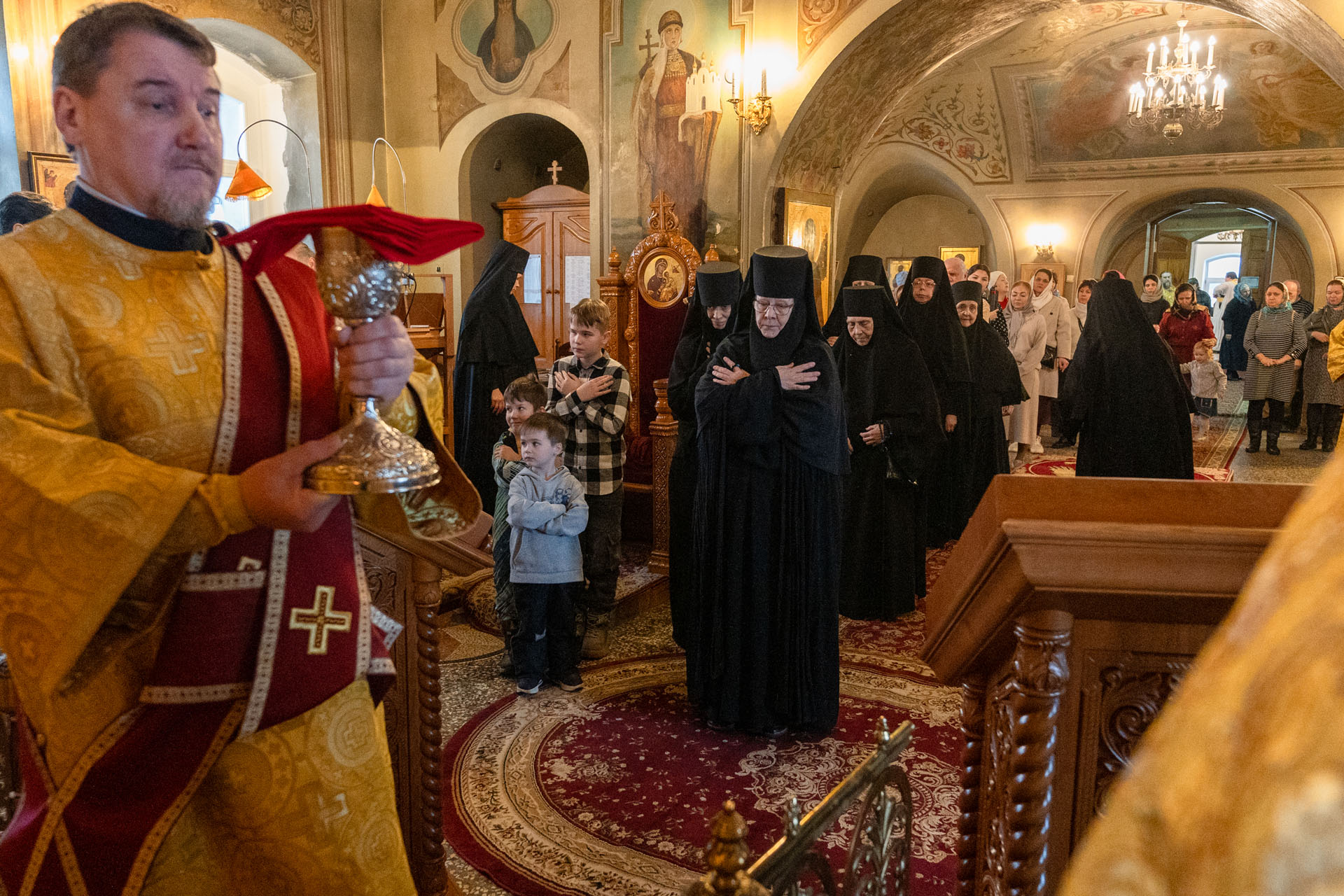 Служба в день перенесения мощей святителя Феоктиста, епископа Новгородского