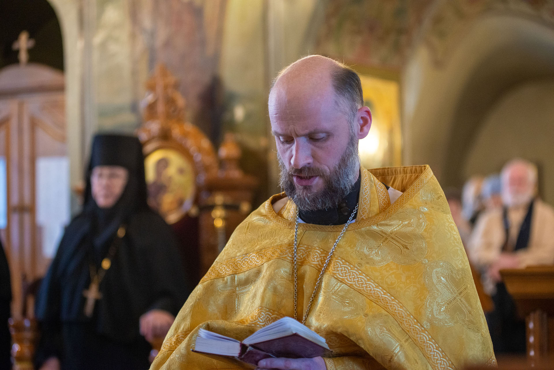 Служба в день перенесения мощей святителя Феоктиста, епископа Новгородского