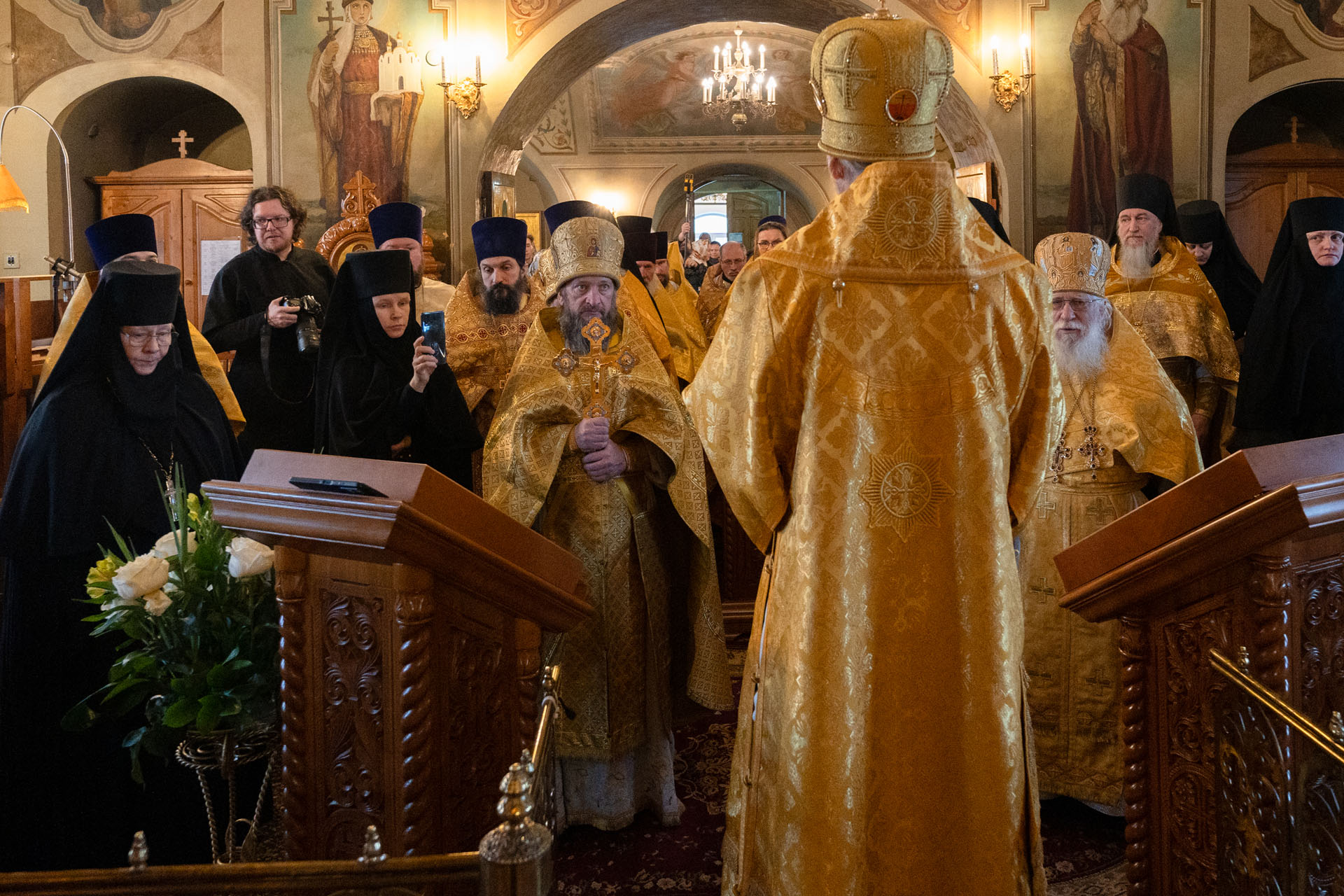 Служба в день перенесения мощей святителя Феоктиста, епископа Новгородского